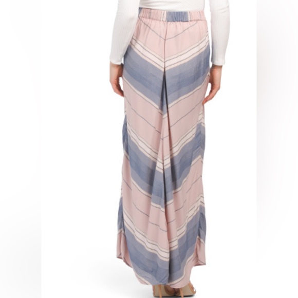 SPLENDID KAYLA SKIRT SIZE MEDIUM WITH SMOCKED WAIST FRONT SLIT PULL ON NWT - Picture 2 of 4